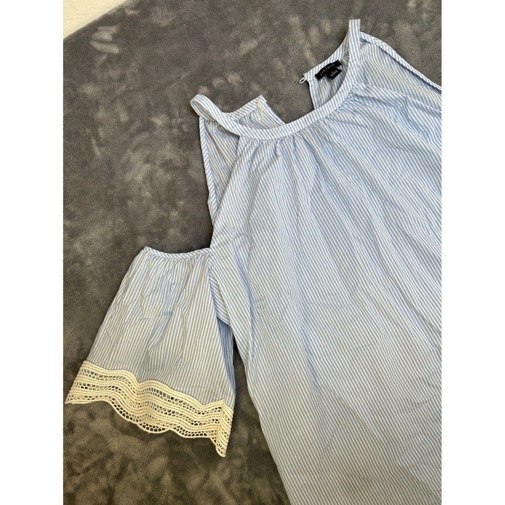 Ann Taylor Cold Shoulder Blouse Blue White Stripe Crochet Lace Sleeve Small